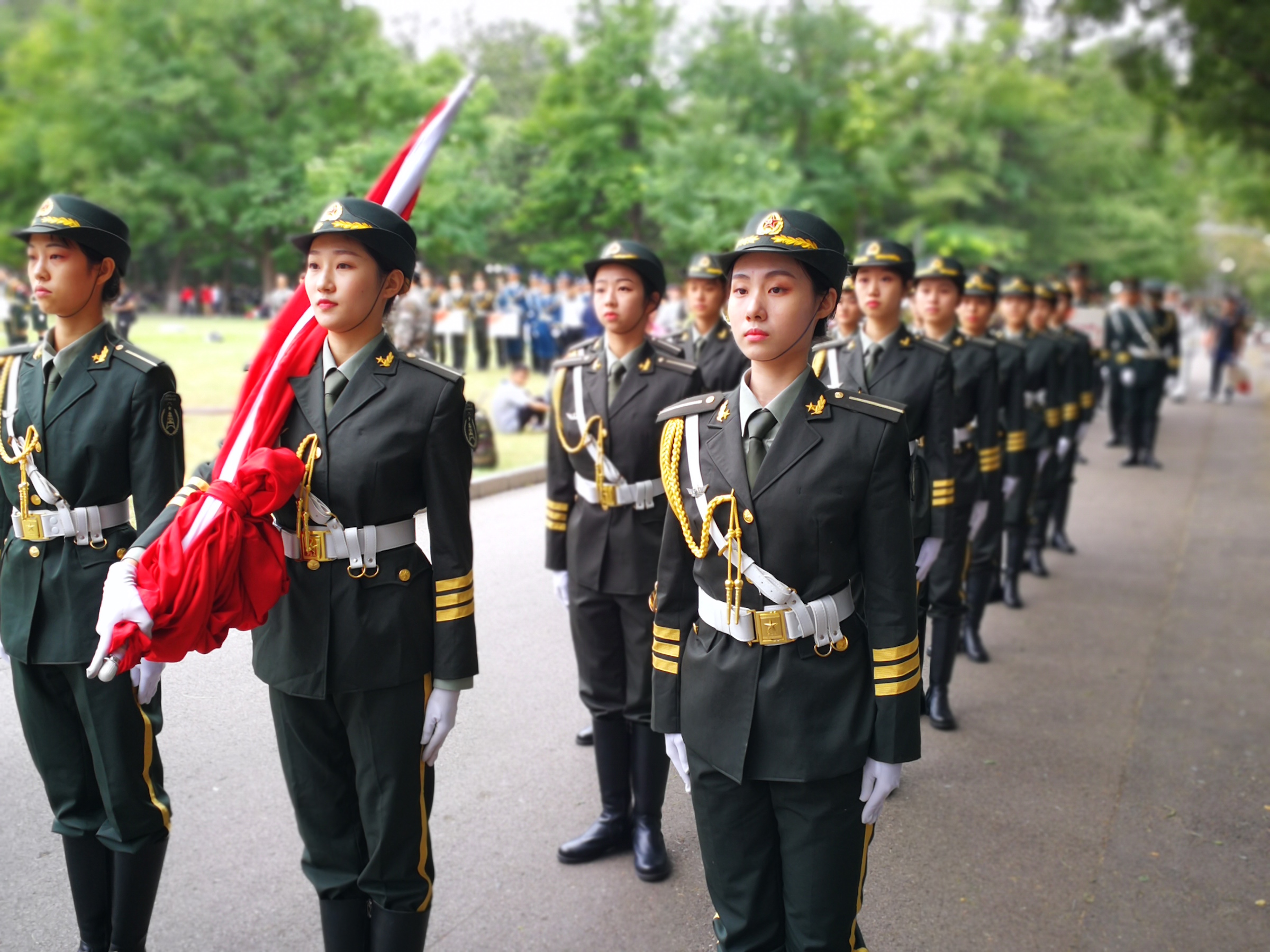 高校女子仪仗队图片